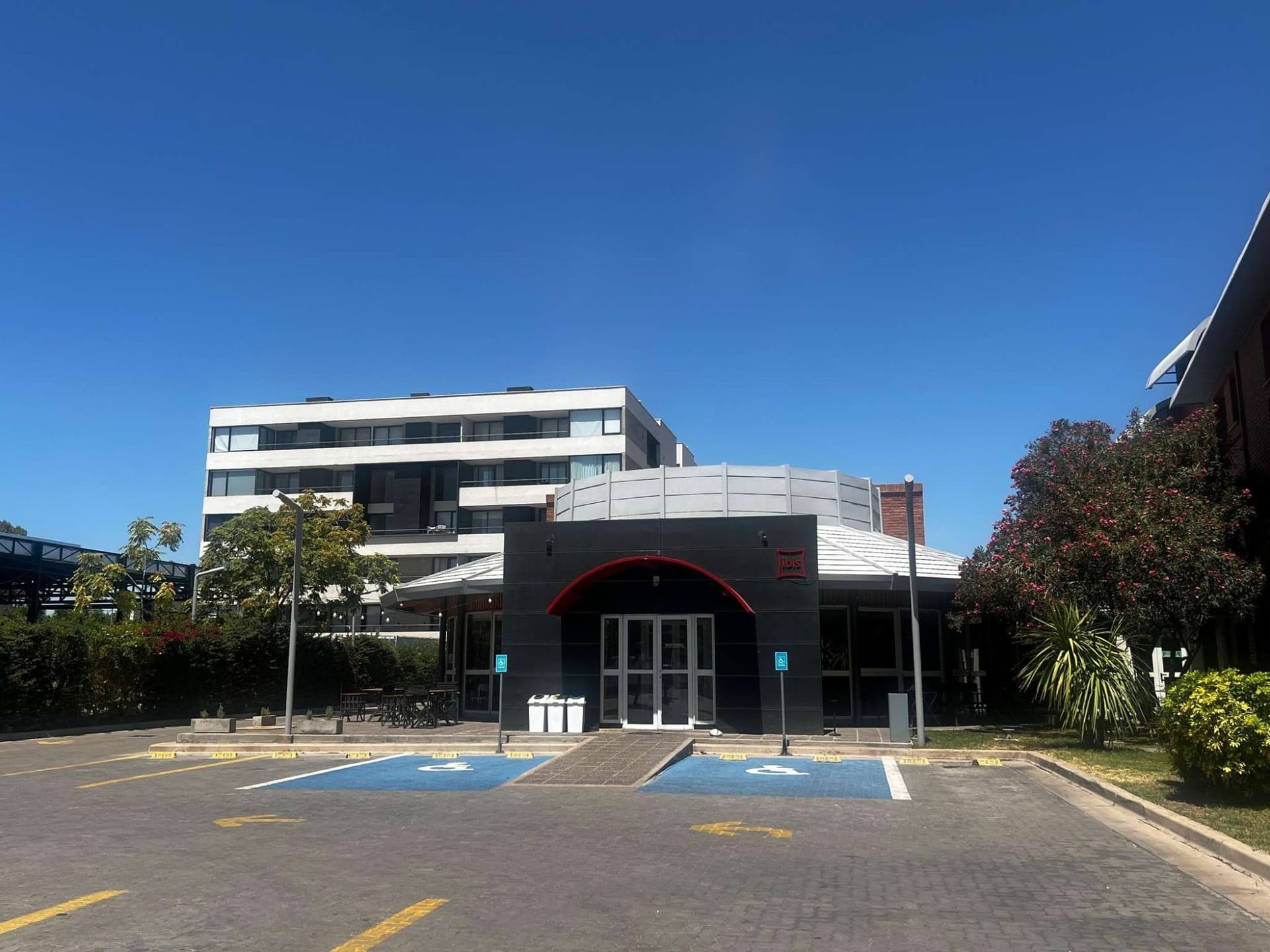 ibis Mendoza 2